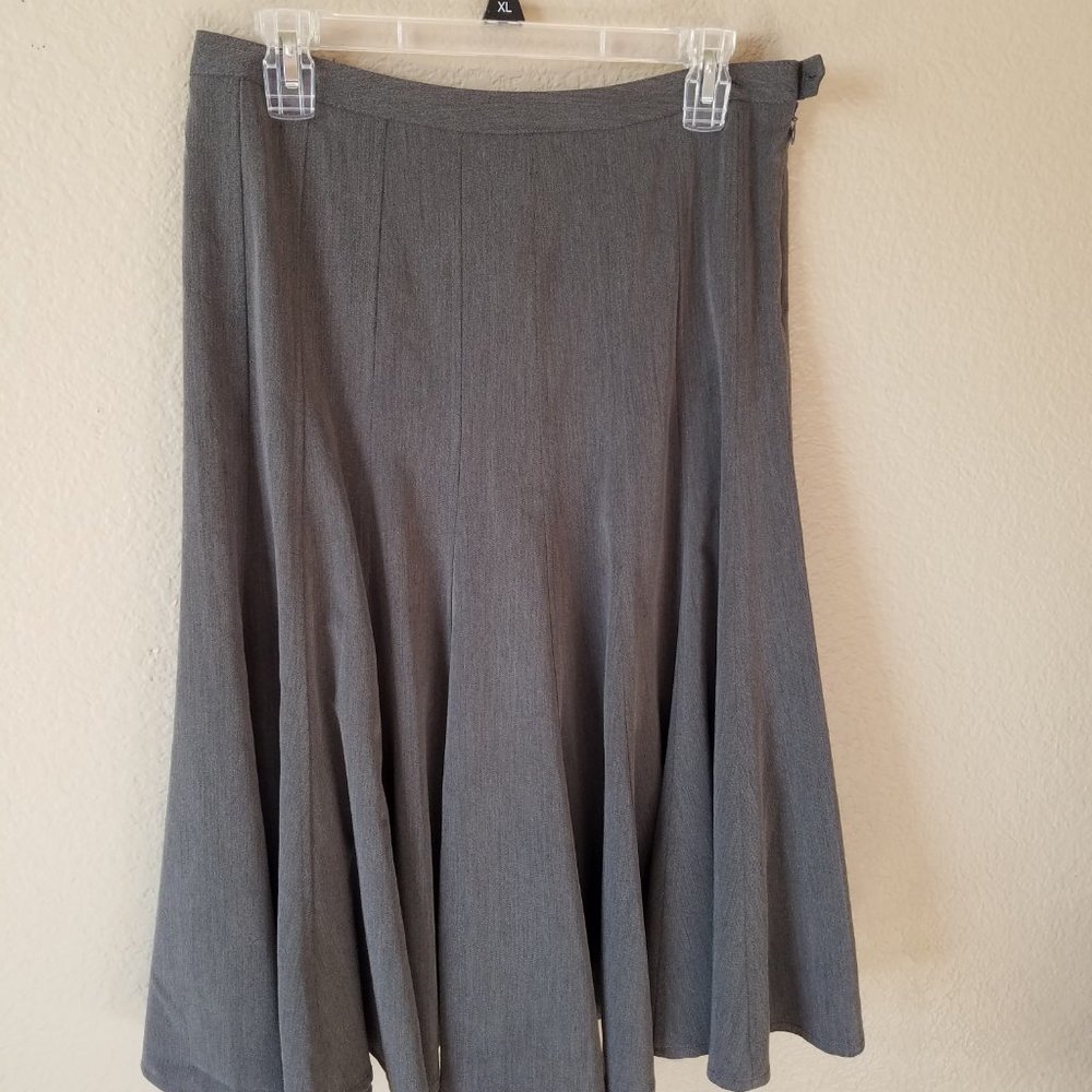 NWT Grace Elements Grey Pleated Skirt Size 8
